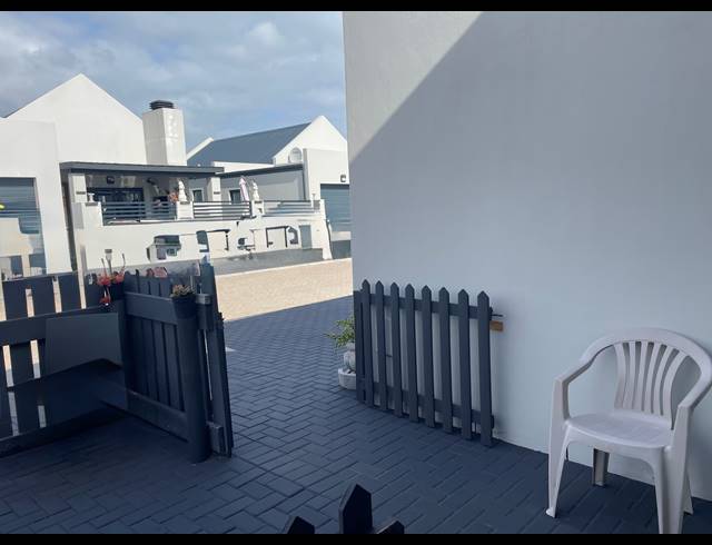 3 BEDROOM FREESTANDING FOR SALE IN LAGUNA